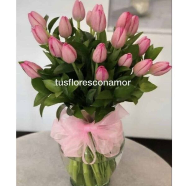 Florero de 30 tulipanes