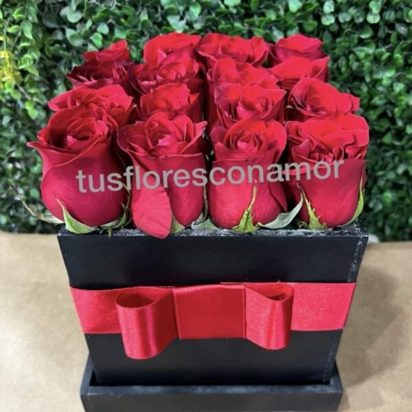 Caja pequeña de rosas
